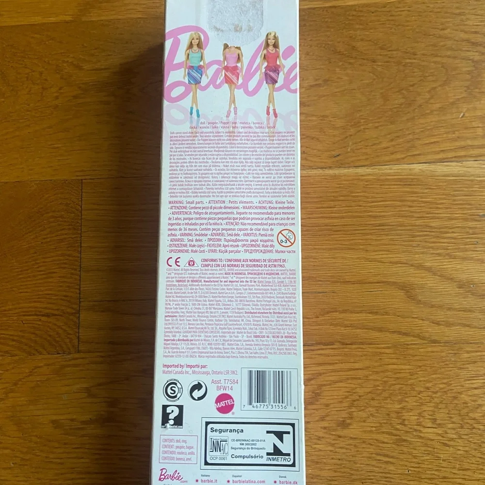 Barbie in Pink and Gold Glam Dress 2013 - Picture 2 of 3